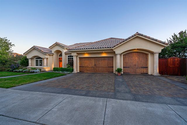 4506 Pinnacle Drive, Medford, OR 97504