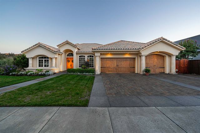 4506 Pinnacle Drive, Medford, OR 97504