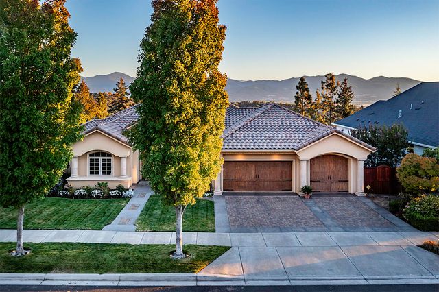 4506 Pinnacle Drive, Medford, OR 97504