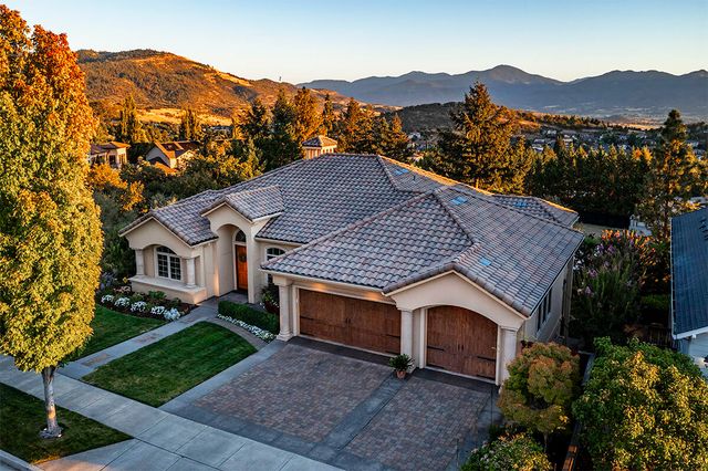 4506 Pinnacle Drive, Medford, OR 97504