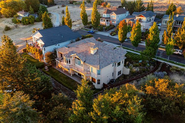 4506 Pinnacle Drive, Medford, OR 97504