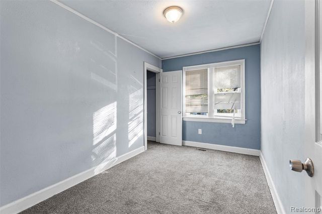 9137 Meyers Road, Detroit, MI 48228