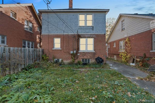 9137 Meyers Road, Detroit, MI 48228