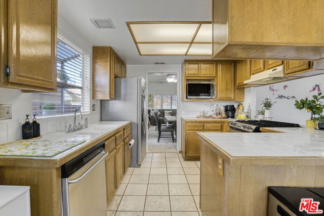 37443 Yorkshire Drive, Palmdale, CA 93550