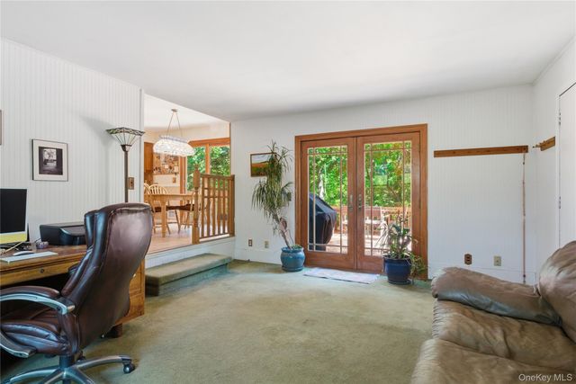 23 Abbey Lane, Setauket, NY 11733