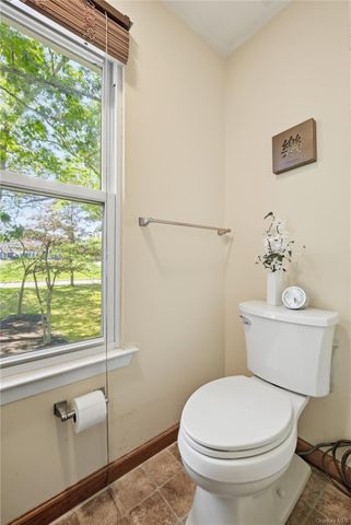 23 Abbey Lane, Setauket, NY 11733