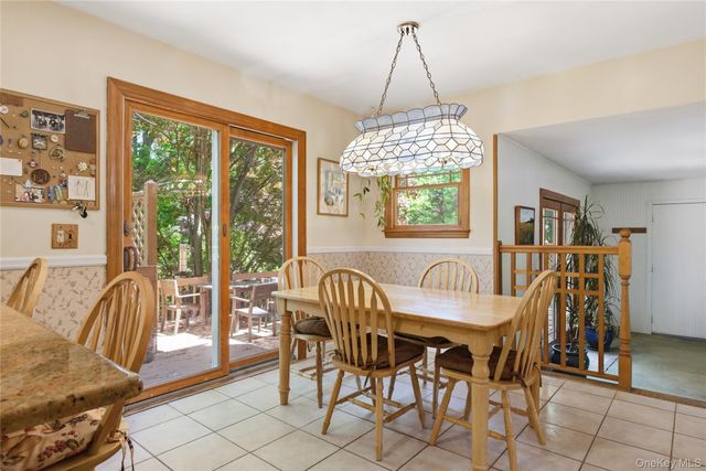 23 Abbey Lane, Setauket, NY 11733