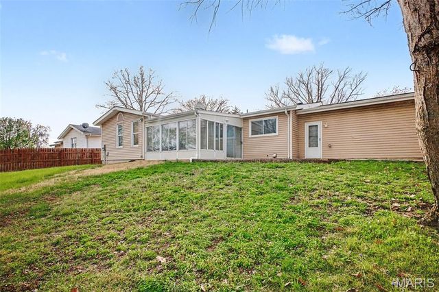 668 Talon Drive, Florissant, MO 63031