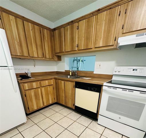 8700 SW 133rd Ave Rd 109, Miami, FL 33183