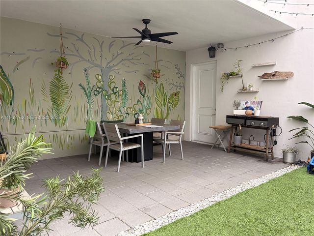 10416 NW 66th St, Doral, FL 33178