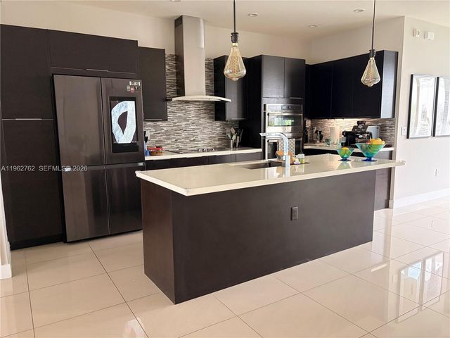 10416 NW 66th St, Doral, FL 33178