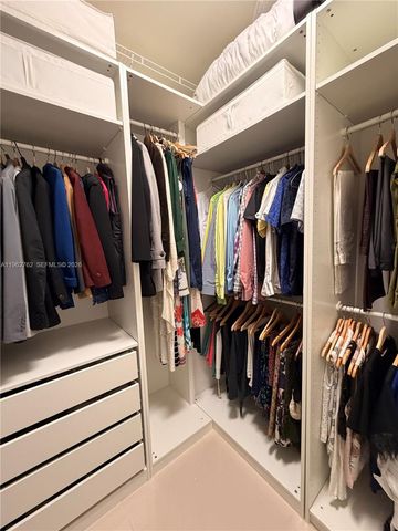 10416 NW 66th St, Doral, FL 33178