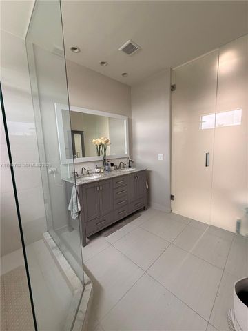 10416 NW 66th St, Doral, FL 33178