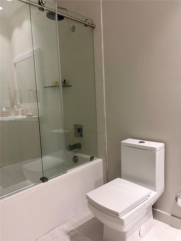 10416 NW 66th St, Doral, FL 33178