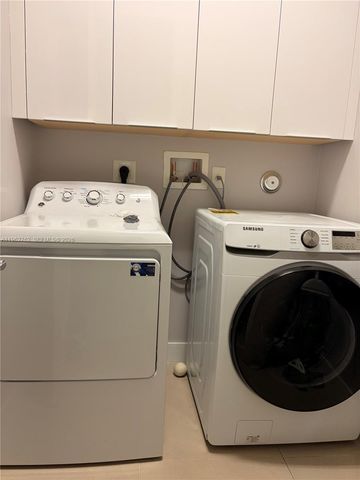 10416 NW 66th St, Doral, FL 33178