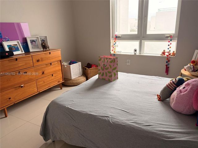 10416 NW 66th St, Doral, FL 33178