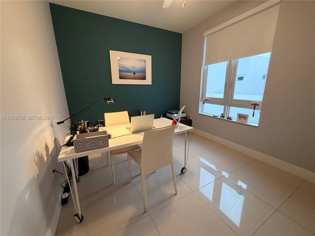 10416 NW 66th St, Doral, FL 33178