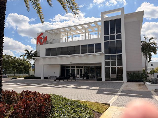 10416 NW 66th St, Doral, FL 33178