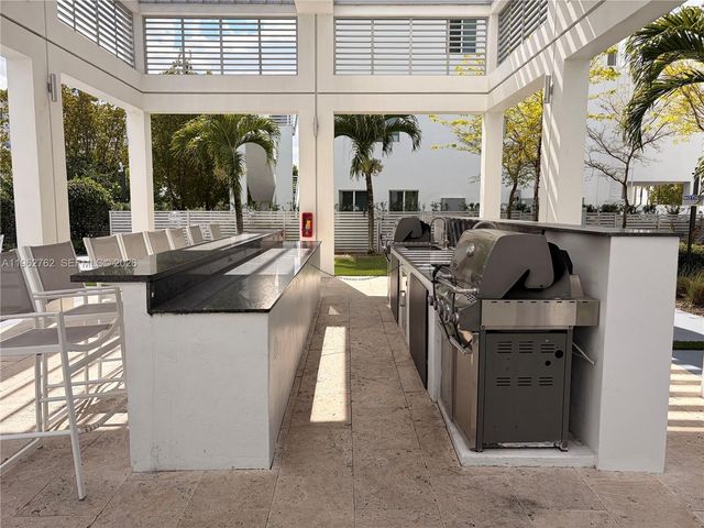 10416 NW 66th St, Doral, FL 33178