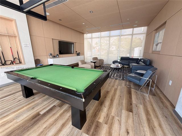 10416 NW 66th St, Doral, FL 33178