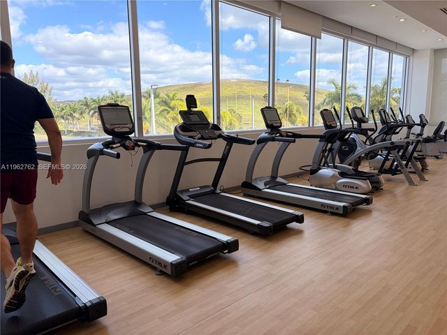 10416 NW 66th St, Doral, FL 33178