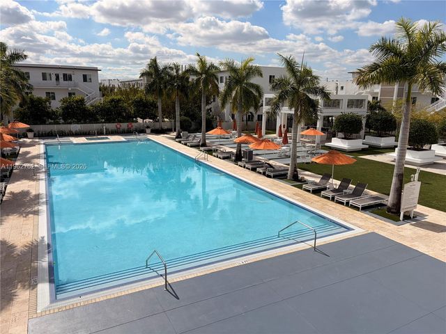 10416 NW 66th St, Doral, FL 33178