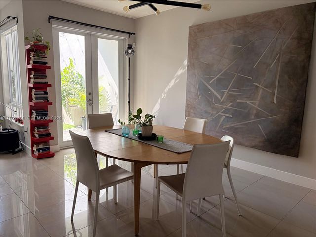 10416 NW 66th St, Doral, FL 33178