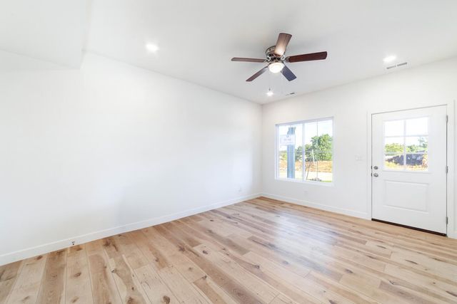 2656 FRAZIER LP, Columbia, MO 65202