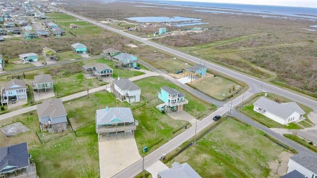983 Tidelands Drive Drive, Crystal Beach, TX 77650