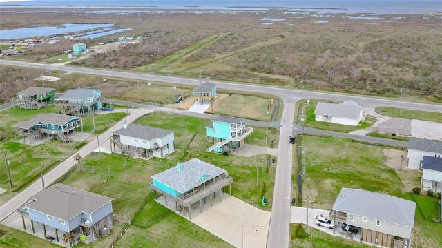 983 Tidelands Drive Drive, Crystal Beach, TX 77650