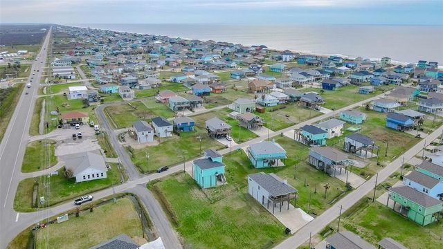 983 Tidelands Drive Drive, Crystal Beach, TX 77650