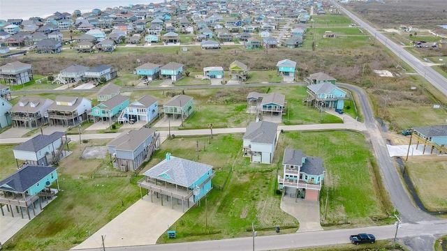 983 Tidelands Drive Drive, Crystal Beach, TX 77650