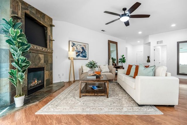 3603 N Minden Court, Visalia, CA 93291