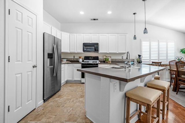 3603 N Minden Court, Visalia, CA 93291