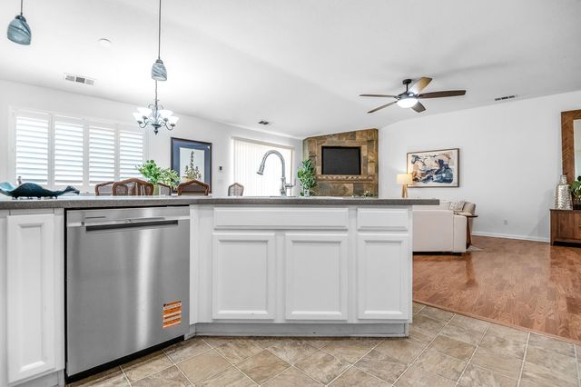 3603 N Minden Court, Visalia, CA 93291