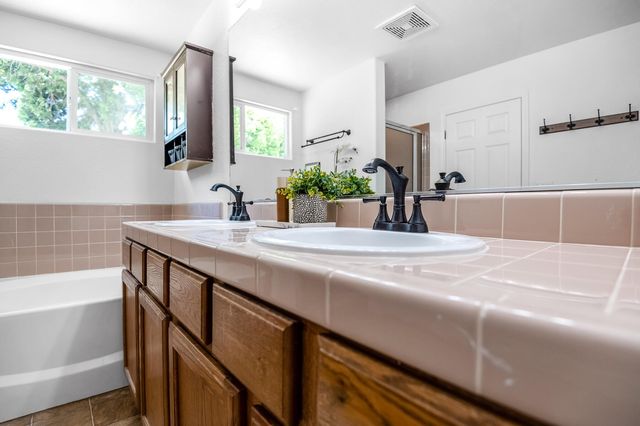 3603 N Minden Court, Visalia, CA 93291