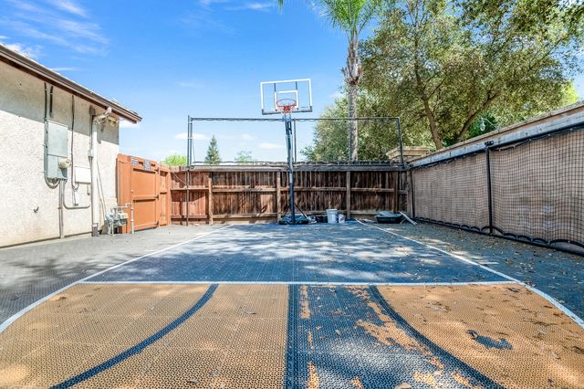 3603 N Minden Court, Visalia, CA 93291