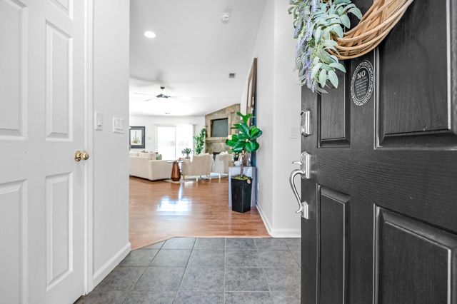 3603 N Minden Court, Visalia, CA 93291