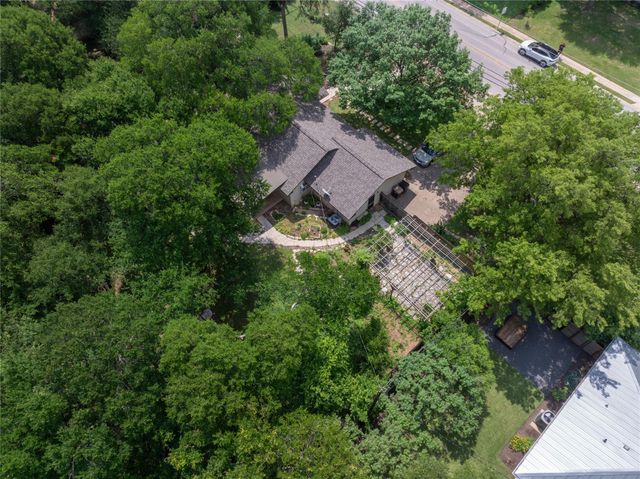 5007 Rollingwood DR, Rollingwood, TX 78746