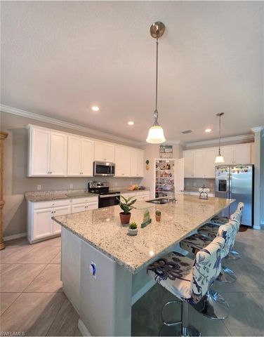 2393 Orchard ST, Naples, FL 34120