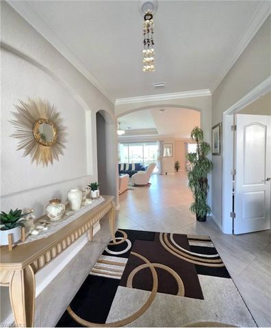 2393 Orchard ST, Naples, FL 34120