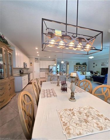 2393 Orchard ST, Naples, FL 34120