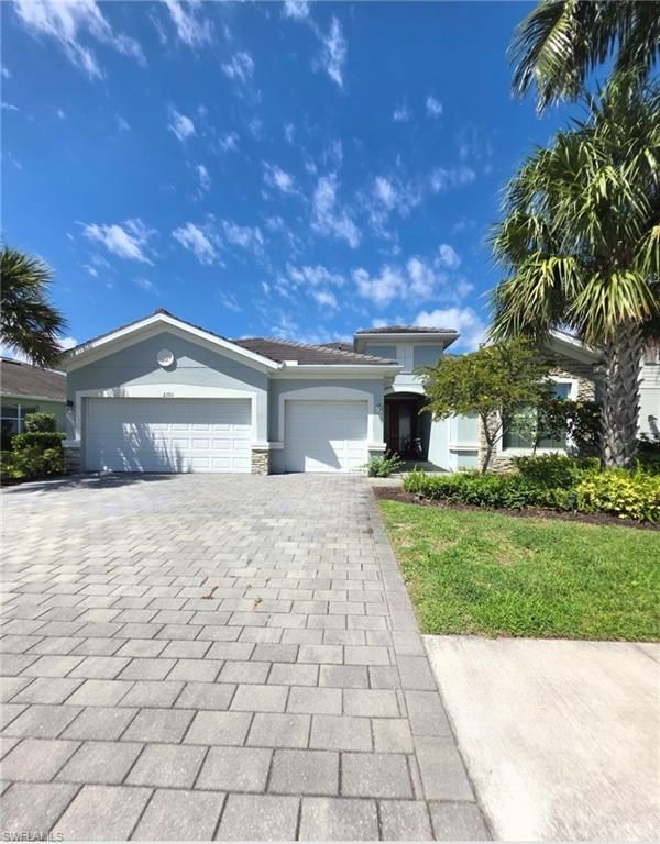 2393 Orchard ST, Naples, FL 34120