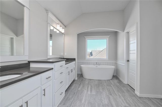 2717 W Park Street, Olathe, KS 66061