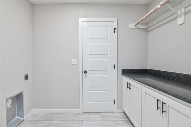 2717 W Park Street, Olathe, KS 66061
