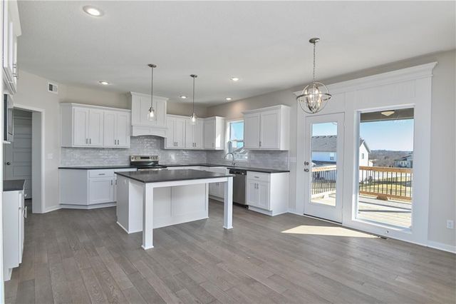 2717 W Park Street, Olathe, KS 66061