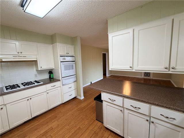 115 S Country Club Road, Siloam Springs, AR 72761