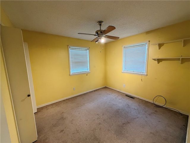 115 S Country Club Road, Siloam Springs, AR 72761