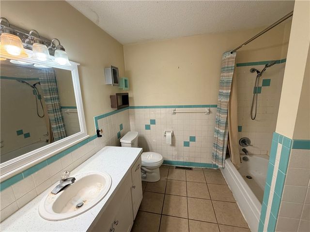 115 S Country Club Road, Siloam Springs, AR 72761