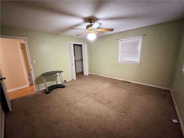 115 S Country Club Road, Siloam Springs, AR 72761